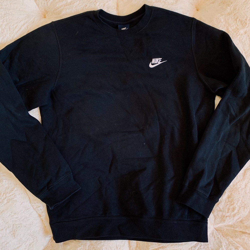 Nike Logo Essentials Sweatshirt